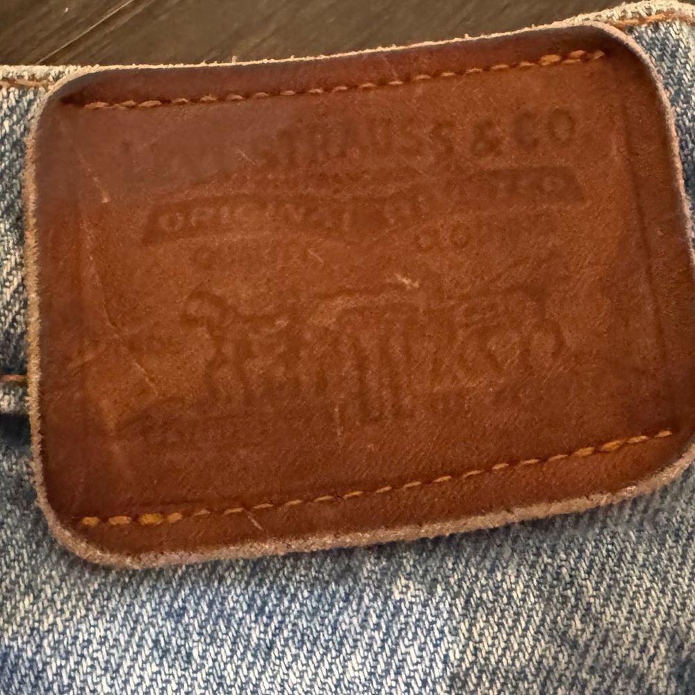 Levi's Women's Straight Leg Jeans with Artistic Patterns - Picture 9 of 11